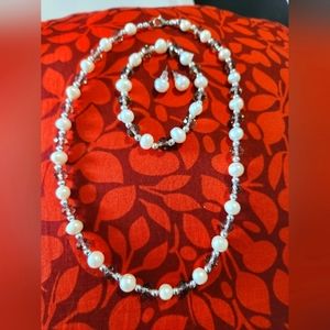 Freshwater pearls set